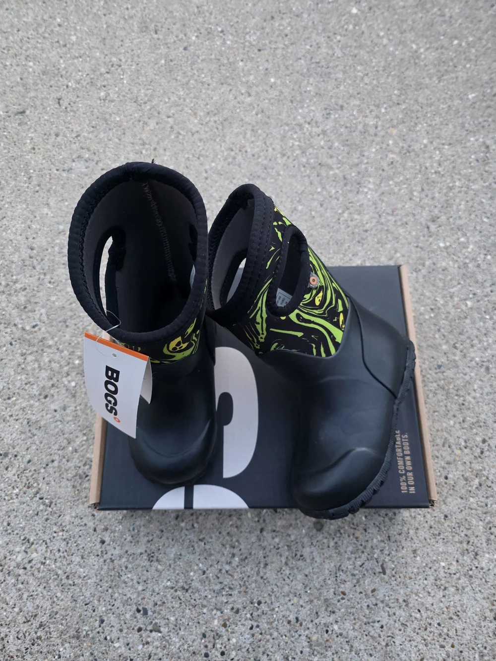 BOGS Kids' Insulated WP Boots with Green Accent Boys 9K